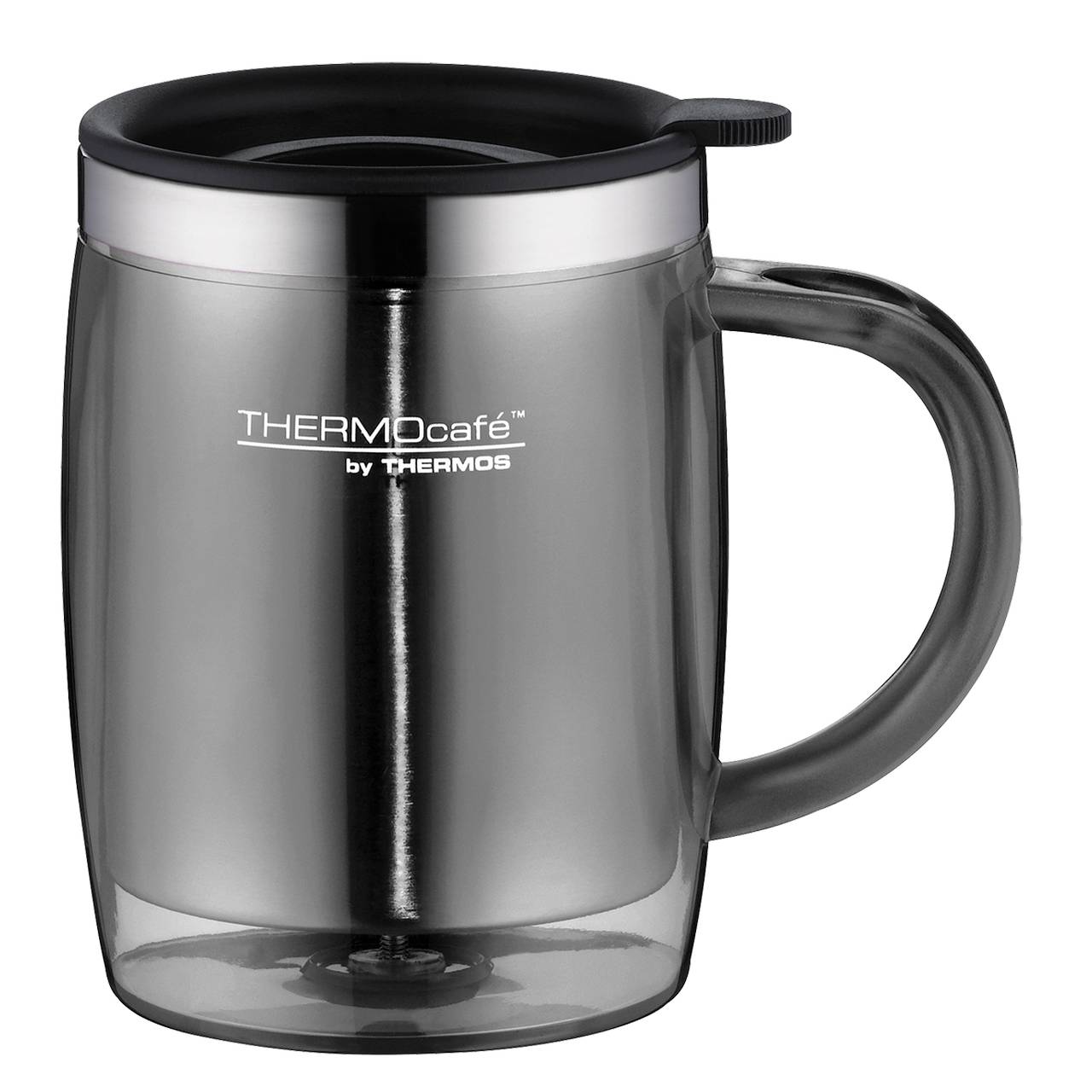 Ein silberner Thermobecher mit schwarzem Deckel und Henkel ist zu sehen. Auf der Vorderseite steht "THERMOcafé by THERMOS". Der Becher wirkt modern und für heiße Getränke geeignet.