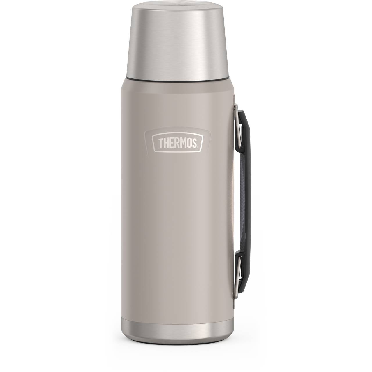 Das Bild zeigt eine beige Thermosflasche mit einem silbernen Deckel. Die Flasche hat einen schwarzen Griff an der Seite. Auf der Vorderseite steht "Thermos" in weißen Buchstaben.